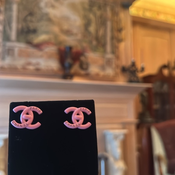 CHANEL Earrings - Picture 5 of 8